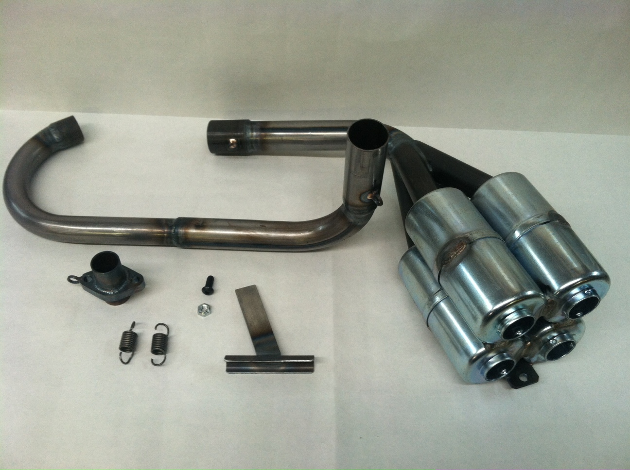 Shorty muffler for quarter midget Naked butt and boobs